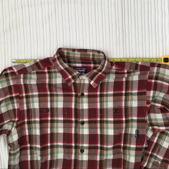 Patagonia Organic Cotton Red White Green Plaid Button Down Shirt Men's Size M - Picture 8 of 11